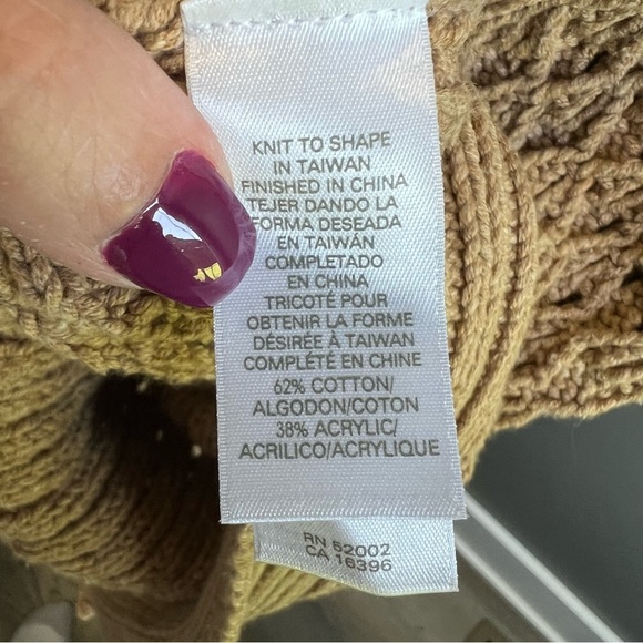 Liz Claiborne Beige Cardigan Lightweight With Gold Button Detail Size XLarge - Picture 5 of 10